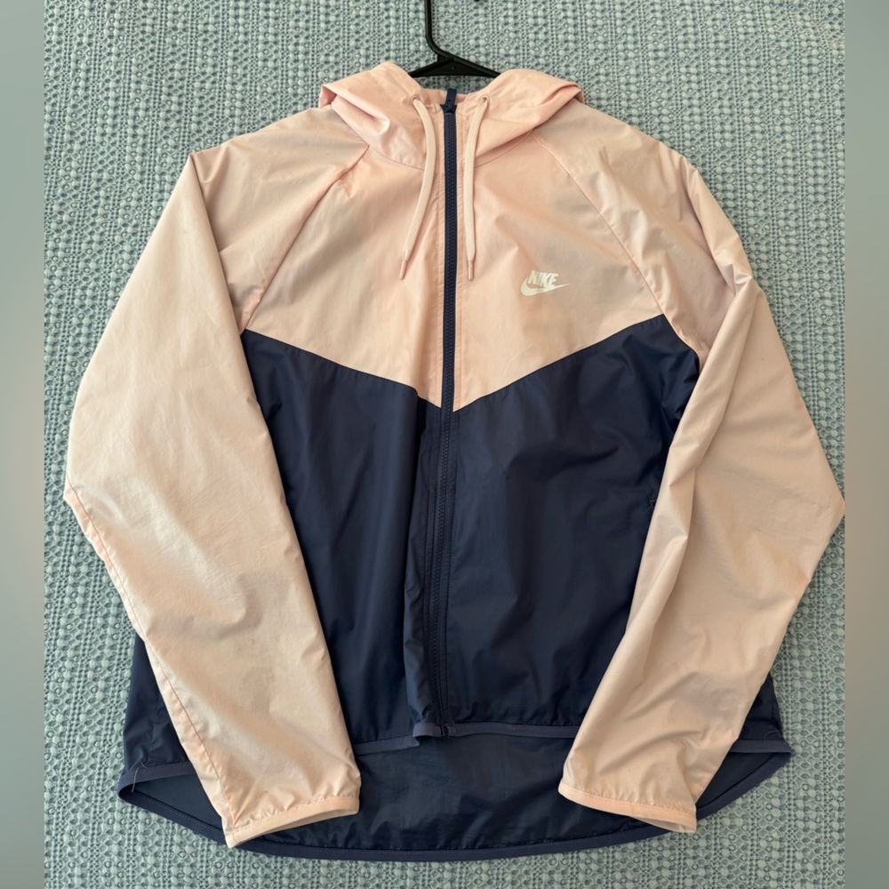 Women’s Nike Windbreaker Jacket